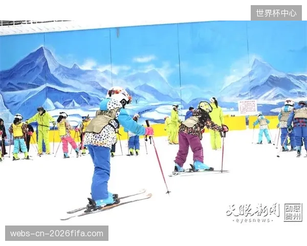 为何全国近80%的冰雪小镇集中在北方三省，它们将如何应对气候变暖带来的雪期缩短风险？